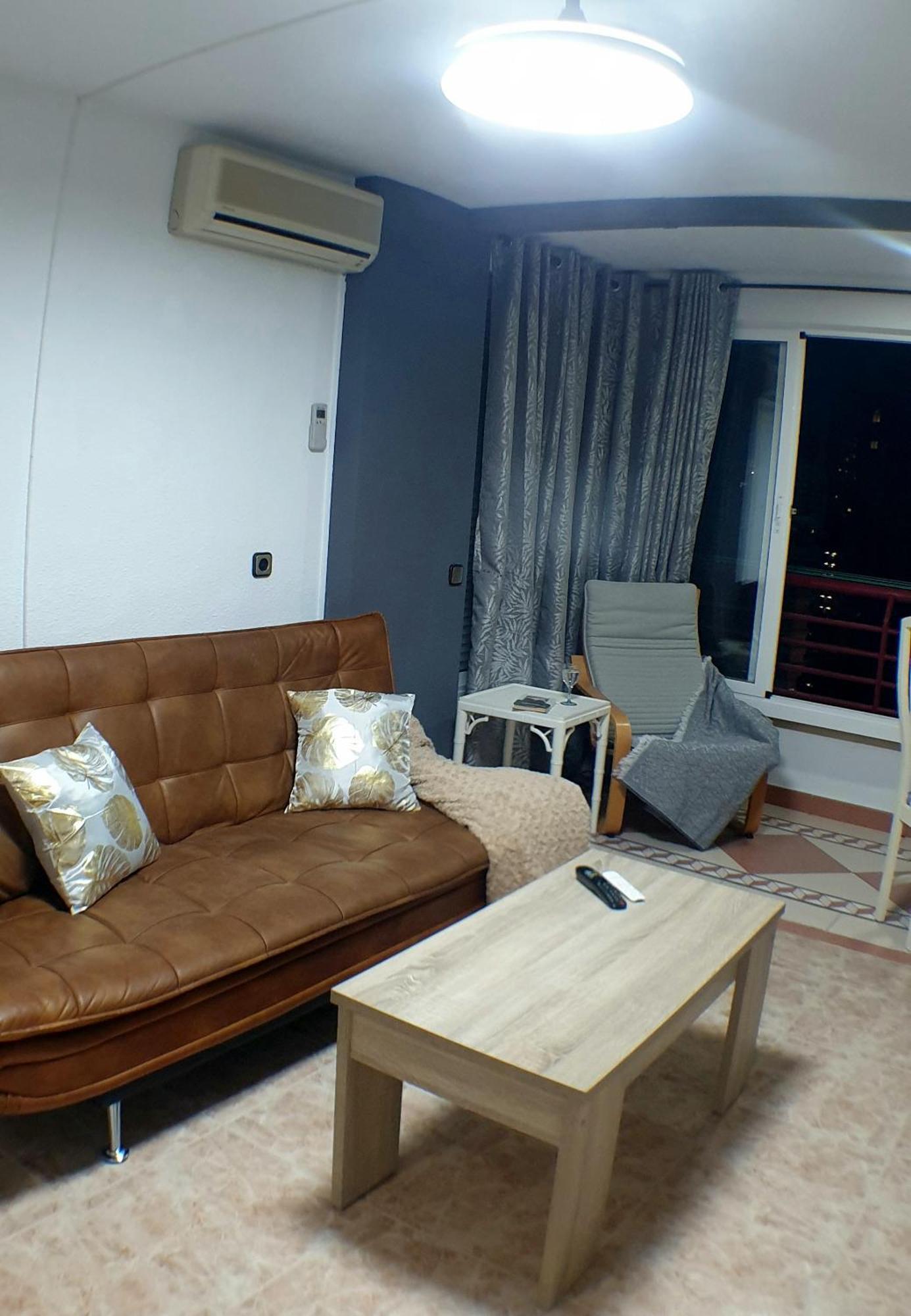 Apartament California En Benidorm, 1 Min Playa Levante, Wi-fi, Ac Y Parking *
